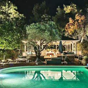 https://sanorama-suites.hotelschalkidiki.net